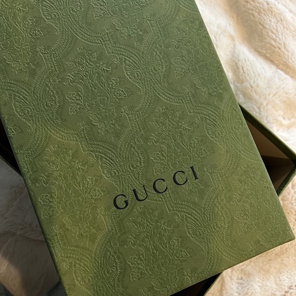 Making room - Picture 8 of 8